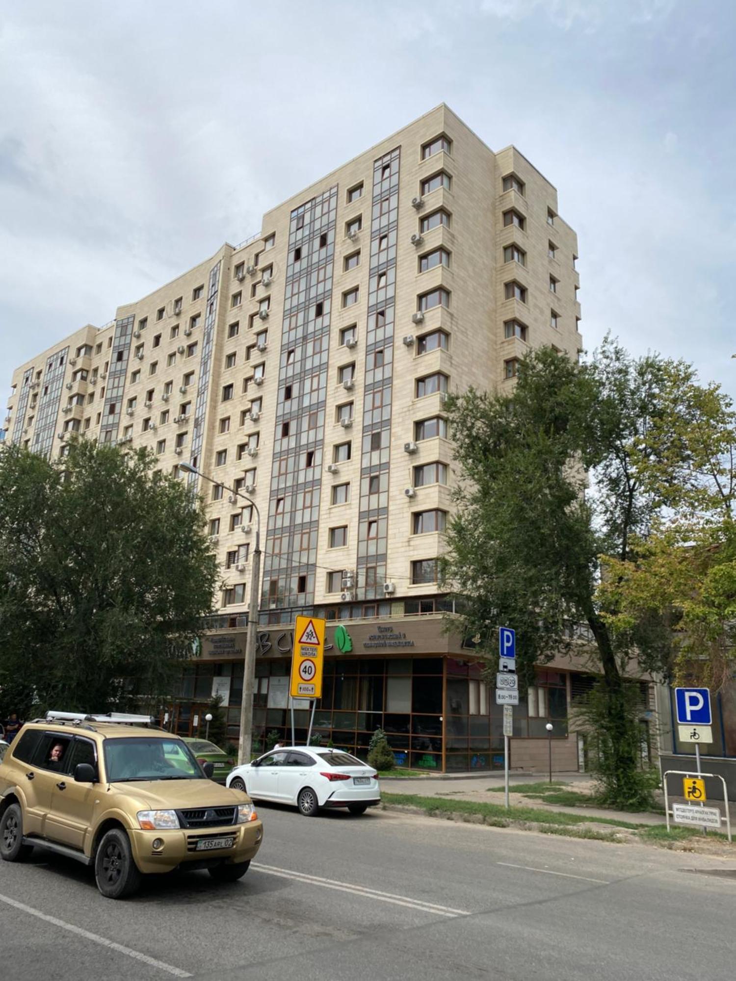 Просторная Двухкомнатная Квартира Жк Бакытты Омир Almaty Exterior photo